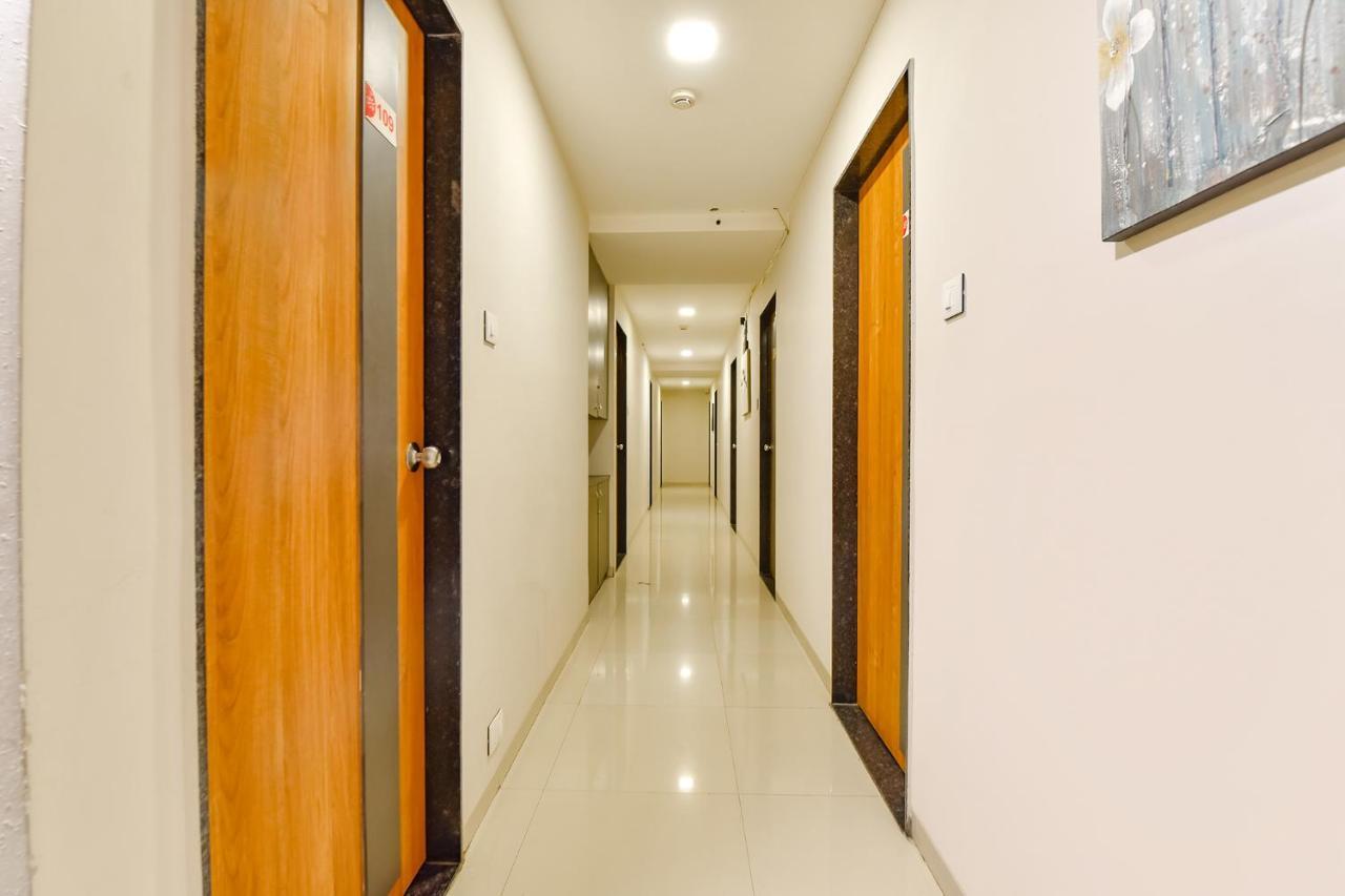 Fabhotel Happinex Surat Buitenkant foto