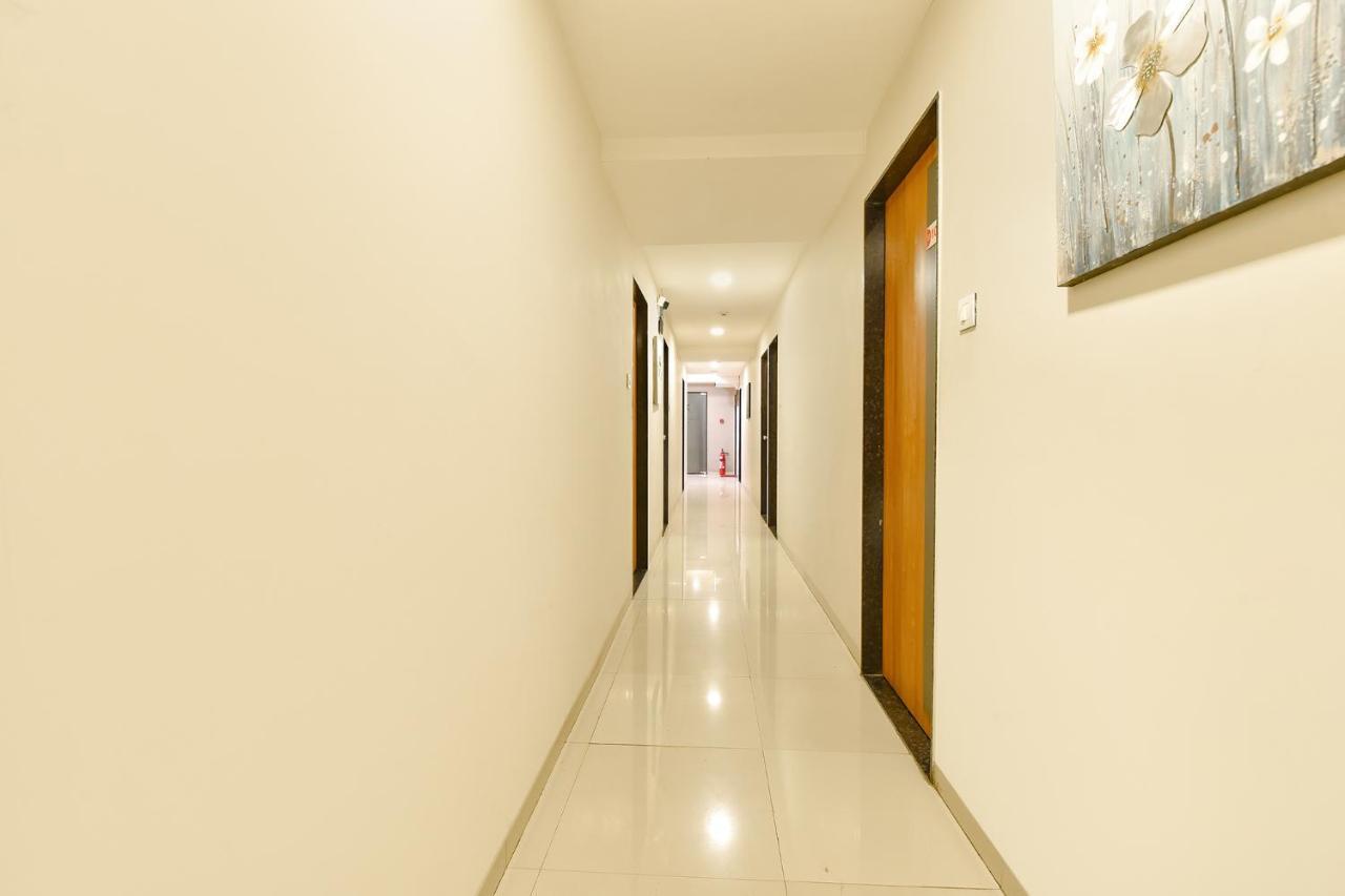 Fabhotel Happinex Surat Buitenkant foto