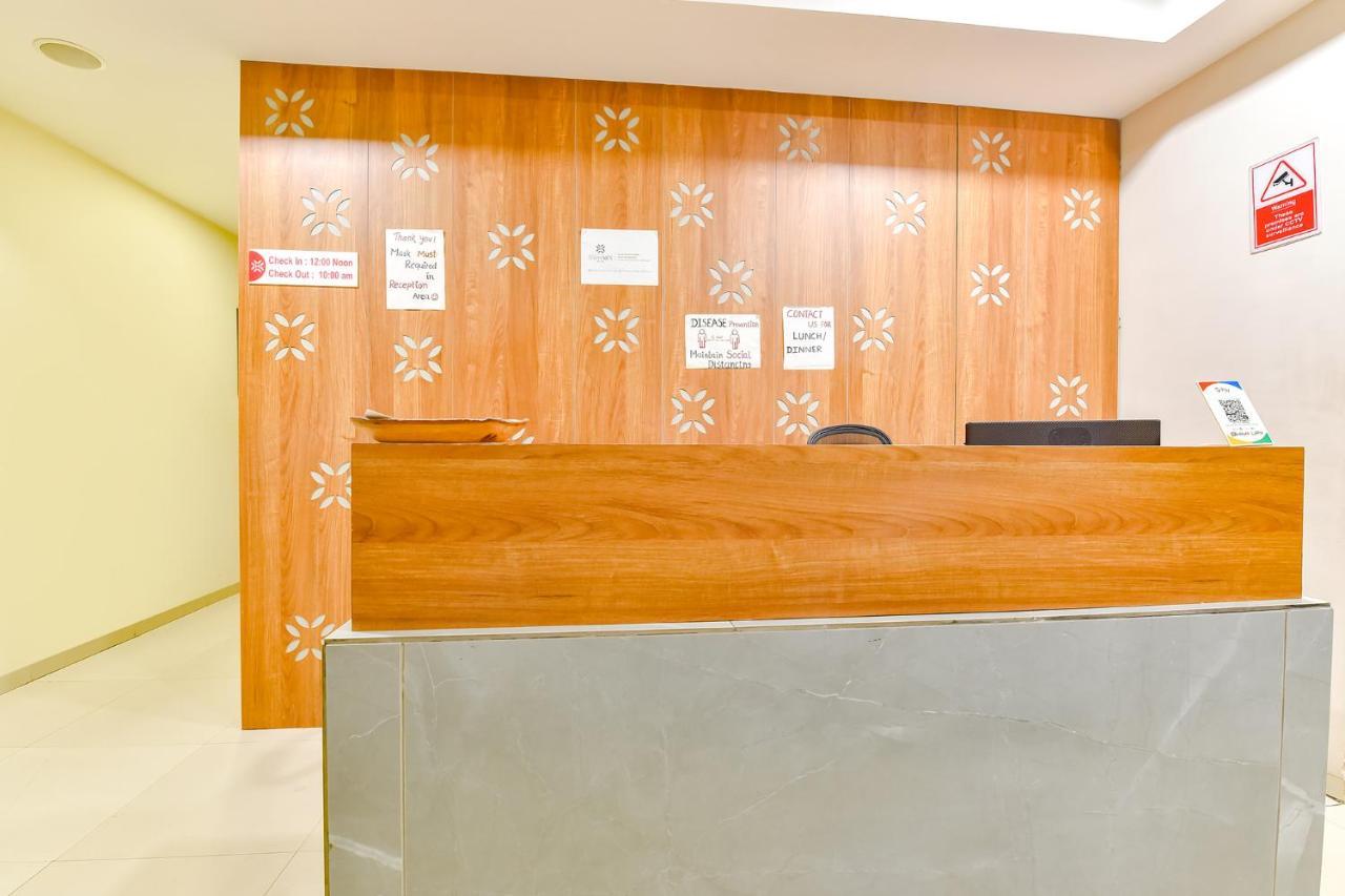 Fabhotel Happinex Surat Buitenkant foto